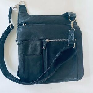 Gun Tote’n Mamas Crossbody Concealed Carry Bag